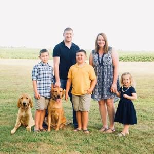 Meet your Posher, Hilary